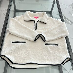 LILLY PULITZER L FLEECE PULLOVER.       MINT CONDITION  SMOKE/PET FREE HOME